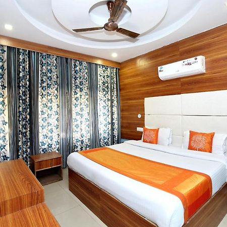 Oyo 8622 Hotel Grand Inn Чандигарх Экстерьер фото