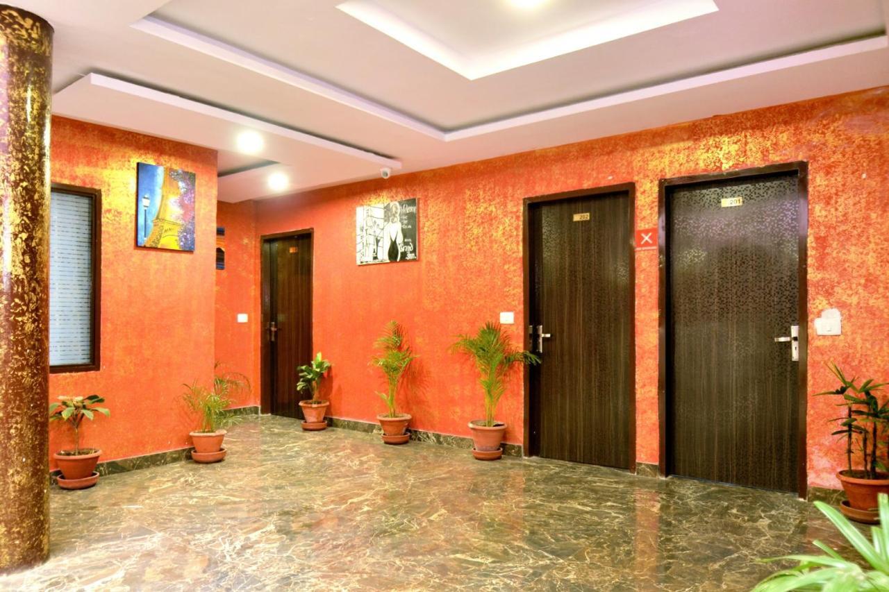 Oyo 8622 Hotel Grand Inn Чандигарх Экстерьер фото